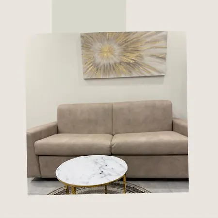 Housestellina * بيرودجا