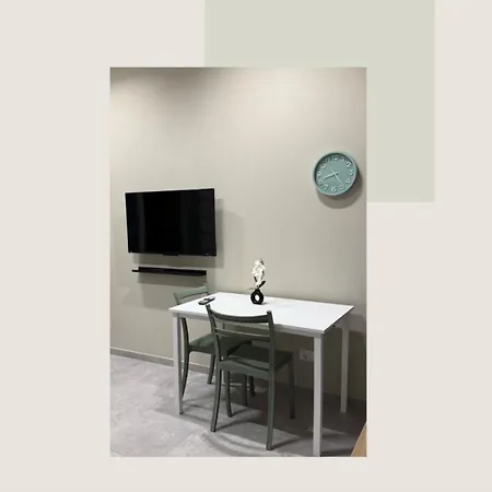 Housestellina Daire *